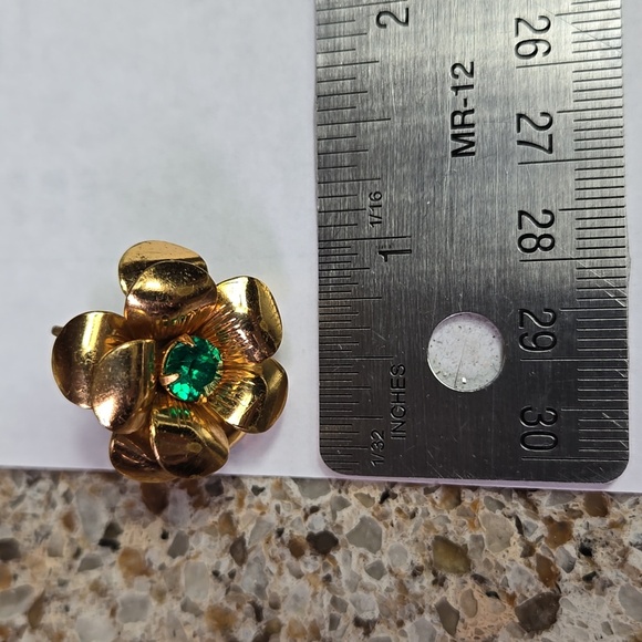 Vintage Gold Tone 3D Flower Earrings with Green Stone - Picture 14 of 17